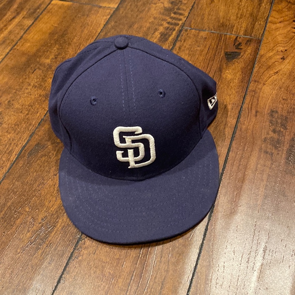 New Era San Diego Padres mens fitted hat.